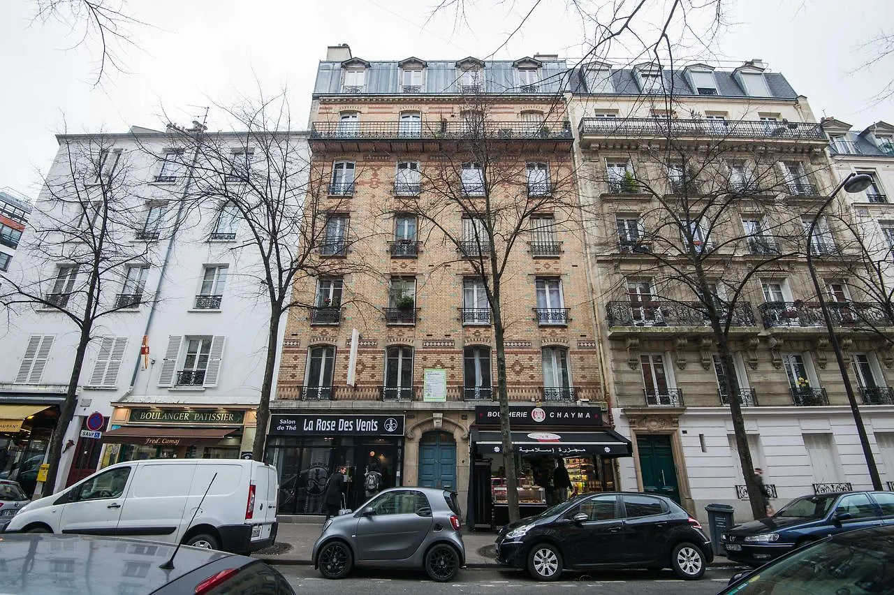 Vintage, F3 avec terrasse, Villa Saint Charles Paris 0*,  France