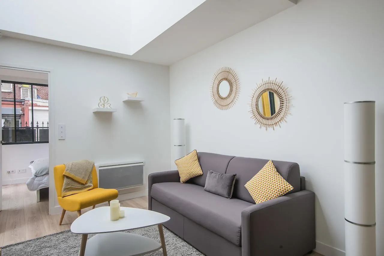 Vintage, F3 Avec Terrasse, Villa Saint Charles Parijs